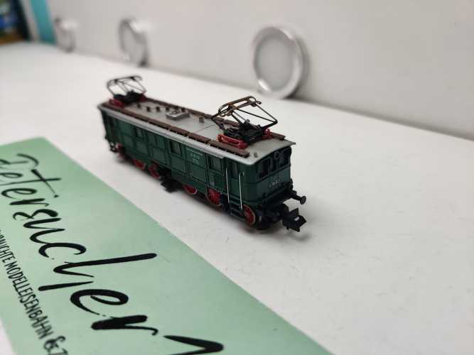 Arnold DC N 2450 / Elektrolokomotive / Baureihe E 16 02) / DB / Grün