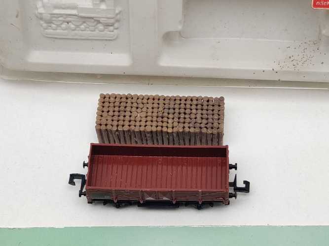 Arnold N DC 4471 Hochbordwagen "Grubenholz" Om / 627 850 / DB