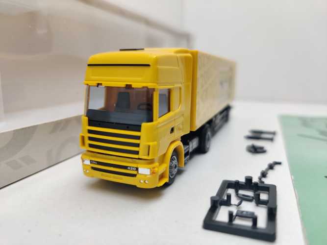 AWM H0 006734 MAN Sattelzug Deutsche Post Jahreswagen'02 / 1:87 / OVP