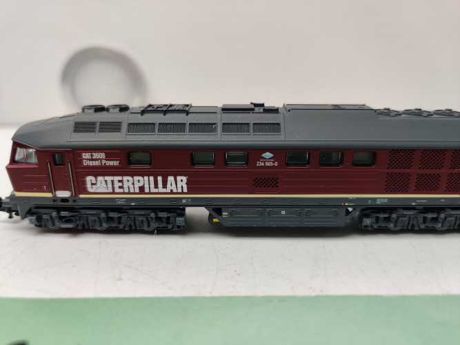 Brawa N DC BR234565-0 / „Ludmilla“-Großdiesellokomotive / CATERPILLAR / Dummy / Rot
