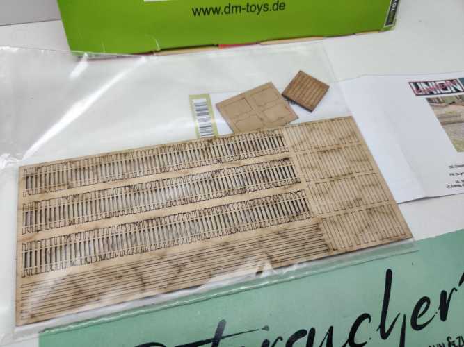 DM-Toys N L00140 Hözerner Zaun mit 2 Toren Lasercutbausatz / 1:160 / OVP