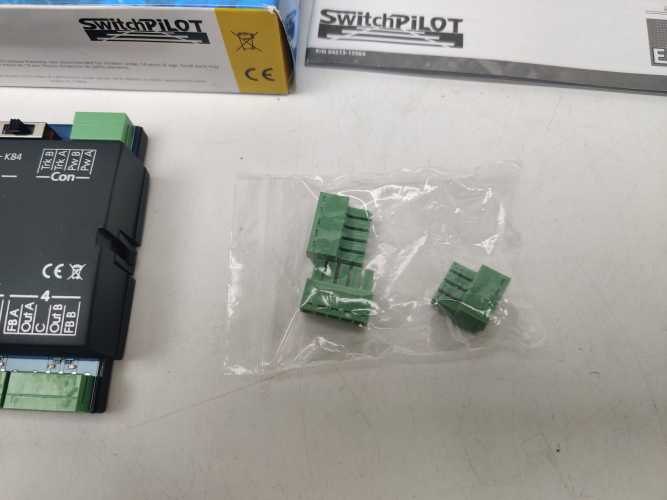 Esu 51820 SwitchPilot V2.0 / Multiprotokoll-Schalt- und Magnetartikeldecoder / OVP