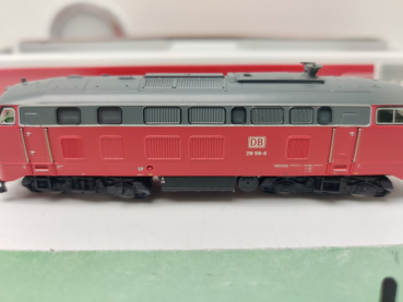 Fleischmann N DC 724300 / BR 218 156-8 Diesellokomotive / DB AG /orientroten Lackierung mit weißem „Lätzchen“ / Digital / Sound / OVP