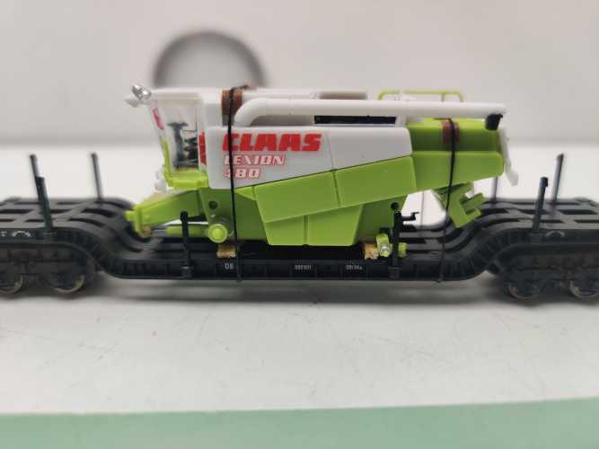 Fleischmann N DC 8299 Schwerlastwagen mit Ladegut / CLAAS Mähdrescher / DB