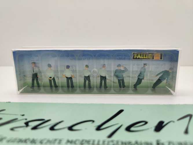 Faller H0 156001 Figuren-Set "Soldaten a.d. Kasernengelände" / 8 Figurinen / OVP