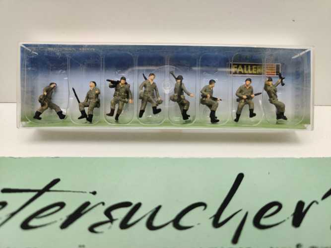 Faller H0 156003 Figuren-Set "Soldaten im Gelände" / 8 Figurinen / OVP