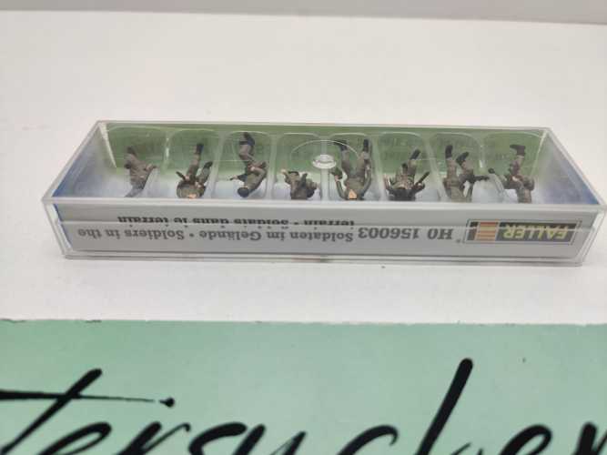 Faller H0 156003 Figuren-Set "Soldaten im Gelände" / 8 Figurinen / OVP