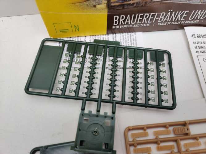 Faller N 272442 Brauereitische & -Bänke Bausatz / 1:160 / OVP