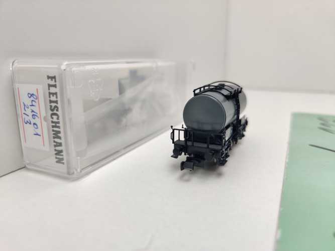 Fleischmann N DC 841601-02 Kesselwagen aus Set / NEM / DR / EVP