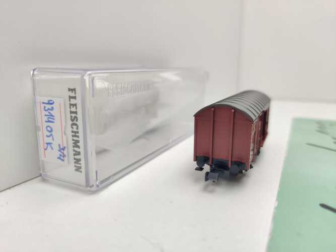 Fleischmann N DC 931405-02 gedeckter Güterwagen Gs / NEM / DR / EVP
