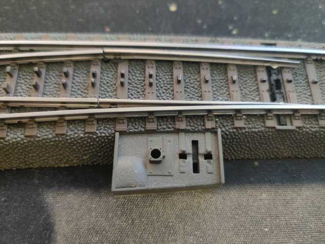 Märklin H0 24711 / Schlanke Weiche links / C-Gleis  / Länge 236,1 mm / Abbrüche