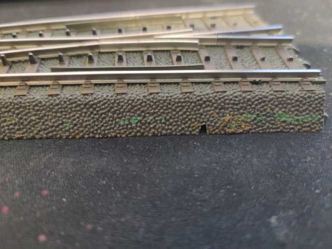 Märklin H0 24711 / Schlanke Weiche links / C-Gleis  / Länge 236,1 mm / Abbrüche