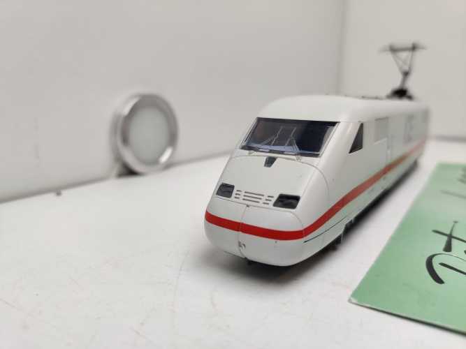 Märklin H0 AC 402 016-0 / Triebkopf / Mfx / Sound / DB / Licht in Fahrtrichtung