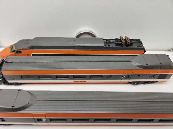 Lima H0 DC TGV 16 / Hochgeschwindigkeitszuges TGV Sud-Est (Rame 16) der SNCF / Wackelkontakt