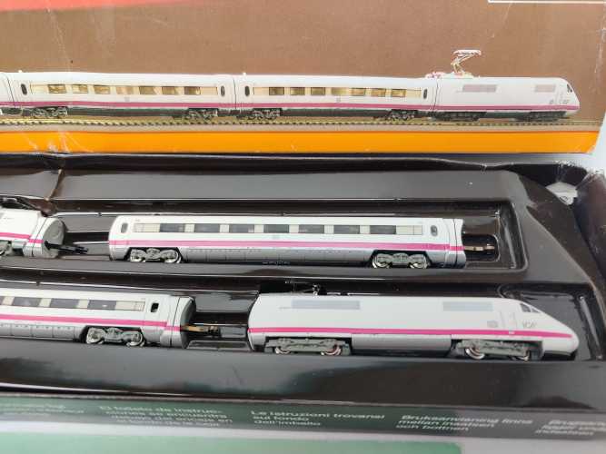 Mini Club / Märklin Z DC 8871 / vierteilige Zugset / Nachbildung des legendären ICE V / OVP / Lok Defekt
