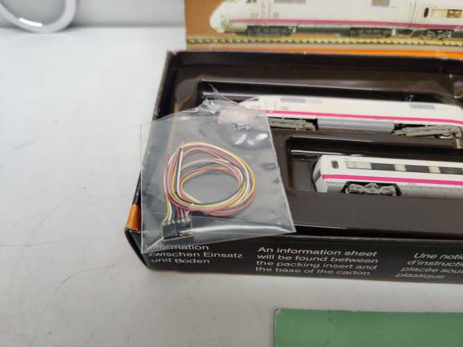 Mini Club / Märklin Z DC 8871 / vierteilige Zugset / Nachbildung des legendären ICE V / OVP / Lok Defekt