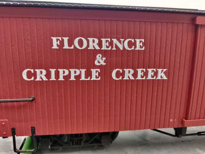 Bachmann Spur G 95344 / „Big Haulers“ 20 Fuß Güterwagen Wood-Side Boxcar / „Florence & Cripple Creek“