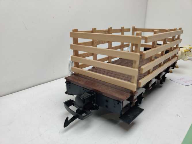 LBG Spur G / 94061 / 2-achsiger Güterwagen / Viehtransport mit 2 Kühen