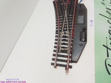 Märklin H0 AC 2261 elektr. K-Gleis Weiche links / 168,9 mm / 22° 30 / Farbe, Kleber