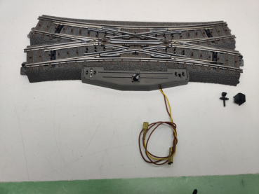 Märklin H0 1 x Kreuzweiche + Laterne C-Gleis 24620 + 74470   Anlagenrückbau 