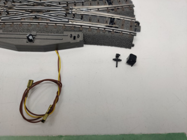 Märklin H0 1 x Kreuzweiche + Laterne C-Gleis 24620 + 74470   Anlagenrückbau 