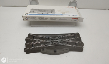 Märklin H0 1 x Doppelkreuzungsweiche C-Gleis 24624 + Antrieb (74490)+ Laterne  OVP