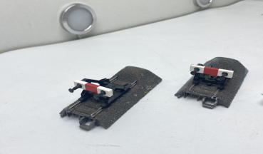 Märklin H0 2 x Gleisende mit Prellbock  C-Gleis /  24977 / Anlagenrückbau