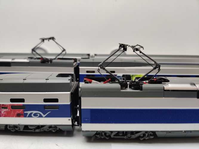 Märklin / AC / H0 / 37793 Hochgeschwindigkeitszuges TGV Euroduplex  + 43446 Erweiterungsset / Mfx / Sound