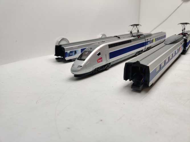 Märklin / AC / H0 / 37793 Hochgeschwindigkeitszuges TGV Euroduplex  + 43446 Erweiterungsset / Mfx / Sound