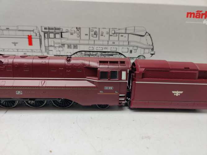 Märklin H0 DC 37911/ Stromlinien-Schnellzuglokomotive mit Schlepptender / Delta-Digital / OVP