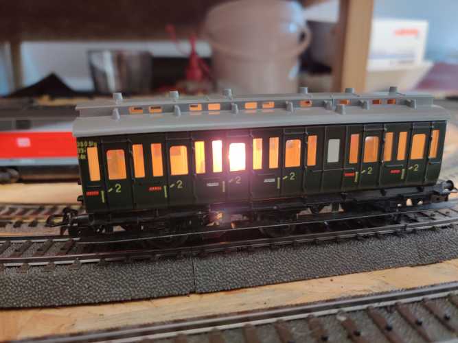 Märklin H0 AC 330 Abteilwagen 2.Kl. B3i Licht / DB