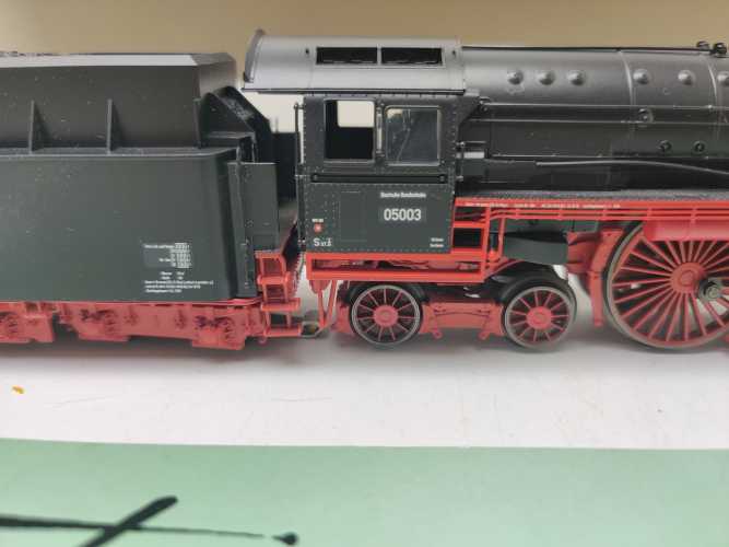Märklin H0 AC 39050 / BR05 schwere Schnellzug-Dampflokomotive / DB / Mfx / Sound / Dampf / OVP