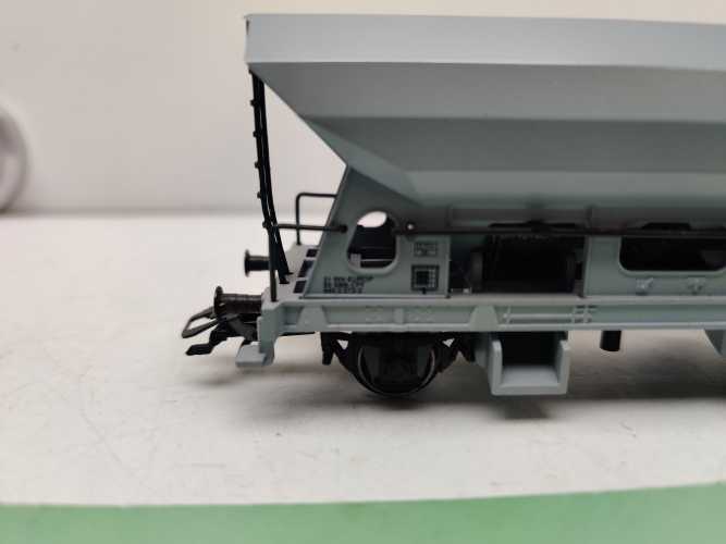 Märklin H0 AC 645 0 073-2 / zweiachsigen Drehschieber-Seitenentladewagen / Bauart Fcs / SBB / CFF / FFS