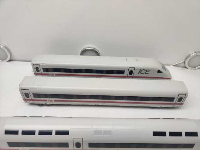 Märklin / AC / H0 / BR402 022-8 Triebzug / ICE 2 / 4-teilig inklusive Bordrestaurant / DB / Delta Digital / Weiß