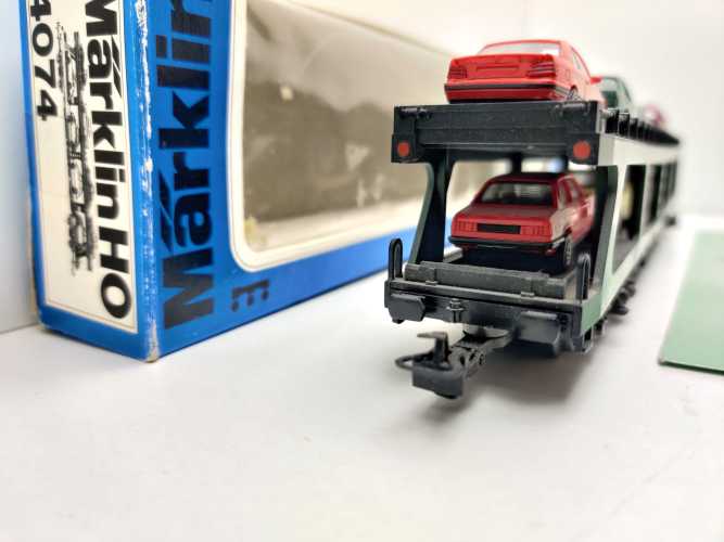 Märklin H0 AC 4074 Autotransportwagen DDm915 / 8 Fahrzeuge / DB / OVP blau