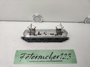 Märklin H0 AC RES 800 / 427 Elektrische Lokomotive / Re 4/4 / SBB / grün