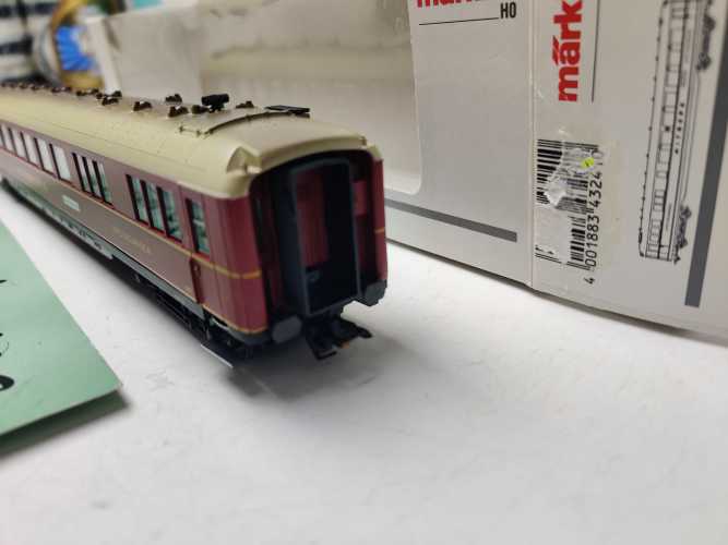 Märklin H0 AC 43241 Mitropa-Speisewagen (Bauart WR4ü) als Schürzenwagen  / NEM / OVP