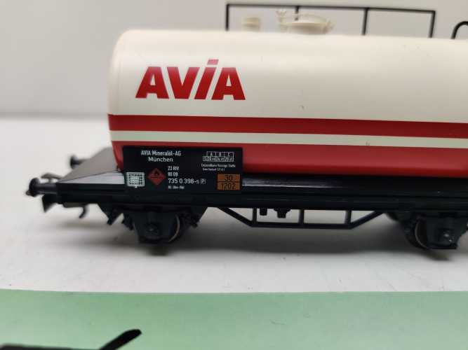 Märklin H0 AC 44401 Mineralöl-Kesselwagen "AVIA" / Mineralöl GmbH München