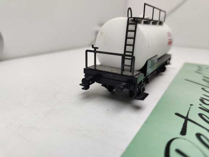 Märklin H0 AC 4441-904-98708 Mineralöl-Kesselwagen "AVIA" / SBB