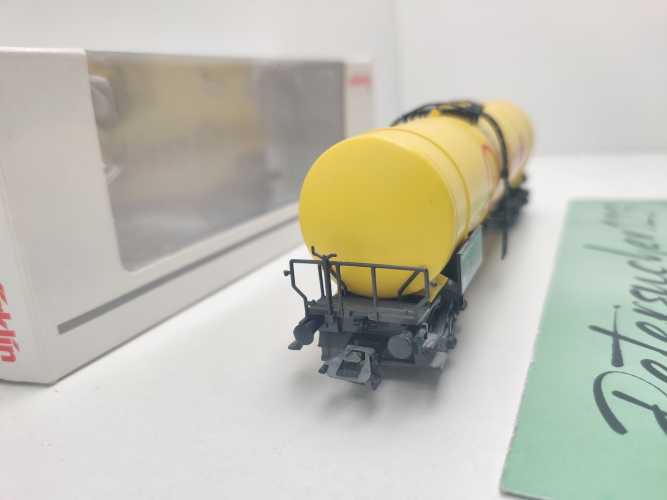 Märklin H0 4756 Mineralöl-Kesselwagen "SHELL" / NEM / Privat, DB / OVP weiß