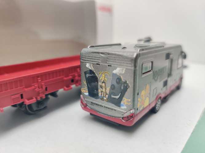 Märklin H0 AC 48611 1.FCM JW'11 "Looney Tunes" Niederbordwg + Wohnmobil / OVP weiß