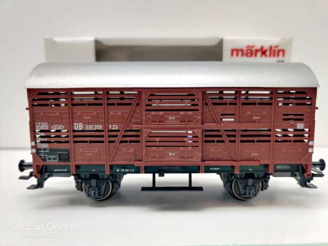 Märklin H0 AC 48881 Viehtransportwagen + Tiere V23 / NEM / DB / OVP