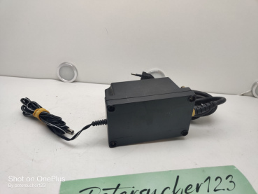 Märklin 66181 Trafo / 230V AC / 50-60Hz / 18 V DC / 18 VA / Schwarz
