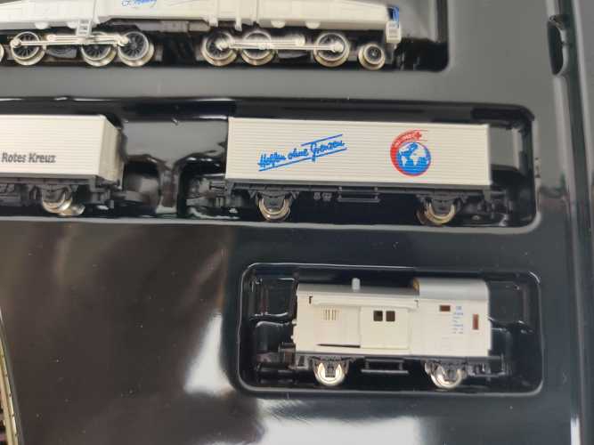 Märklin Z DC 8114 / historisches Güterzug-Set "Batterie-Startset" /Sondermodell /Jubiläum "125 Jahre Rotes Kreuz" / OVP