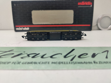 Märklin Z DC 8820 Diesellokomotive / BR221/ Rot / Analog / OVP