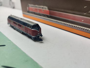 Märklin Z DC 8820 Diesellokomotive / BR221/ Rot / Analog / OVP
