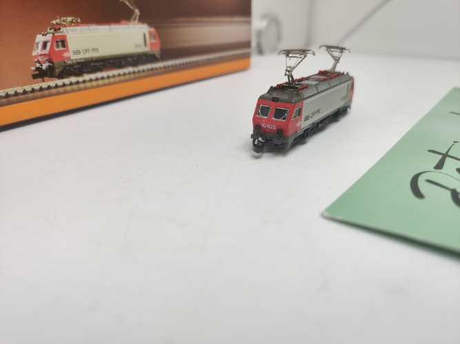 Märklin Mini Club Z DC 8823 / Elektrolokomotive BR Re 4/4 IV / SBB / Rot / Analog / OVP