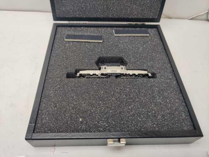 MÄRKLIN Z DC 88569 / Elektrolokomotive Serie Ce 6/8 III "Krokodil" / SBB Sondermodell / Analog / OVP