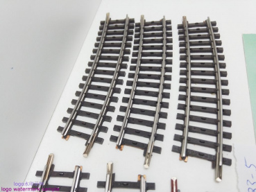 Märklin H0 AC 2233 6x gebogenes K-Gleis / R 424,6 / 15° = 1/2  / Kleber, Farbe, Rost