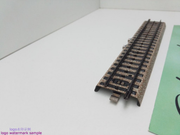 MÄRKLIN H0 AC 1 x 5105 gerades Kontaktgleis M-Gleis / 180 mm = 1/1